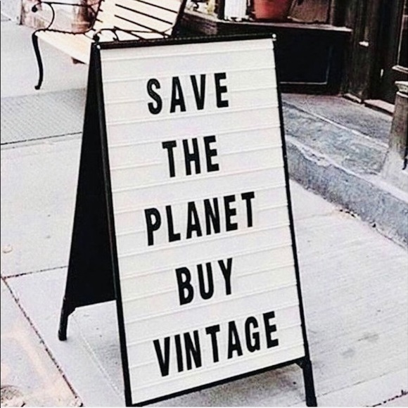 Shop with your values 🖤 - Picture 1 of 1